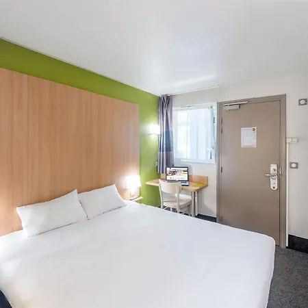 Hotell Brest Kergaradec Aeroport 2*