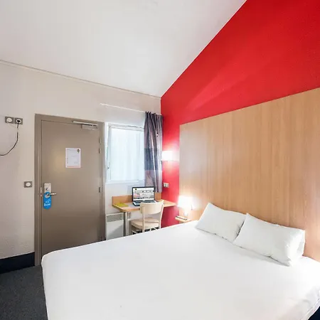 Hotell Brest Kergaradec Aeroport